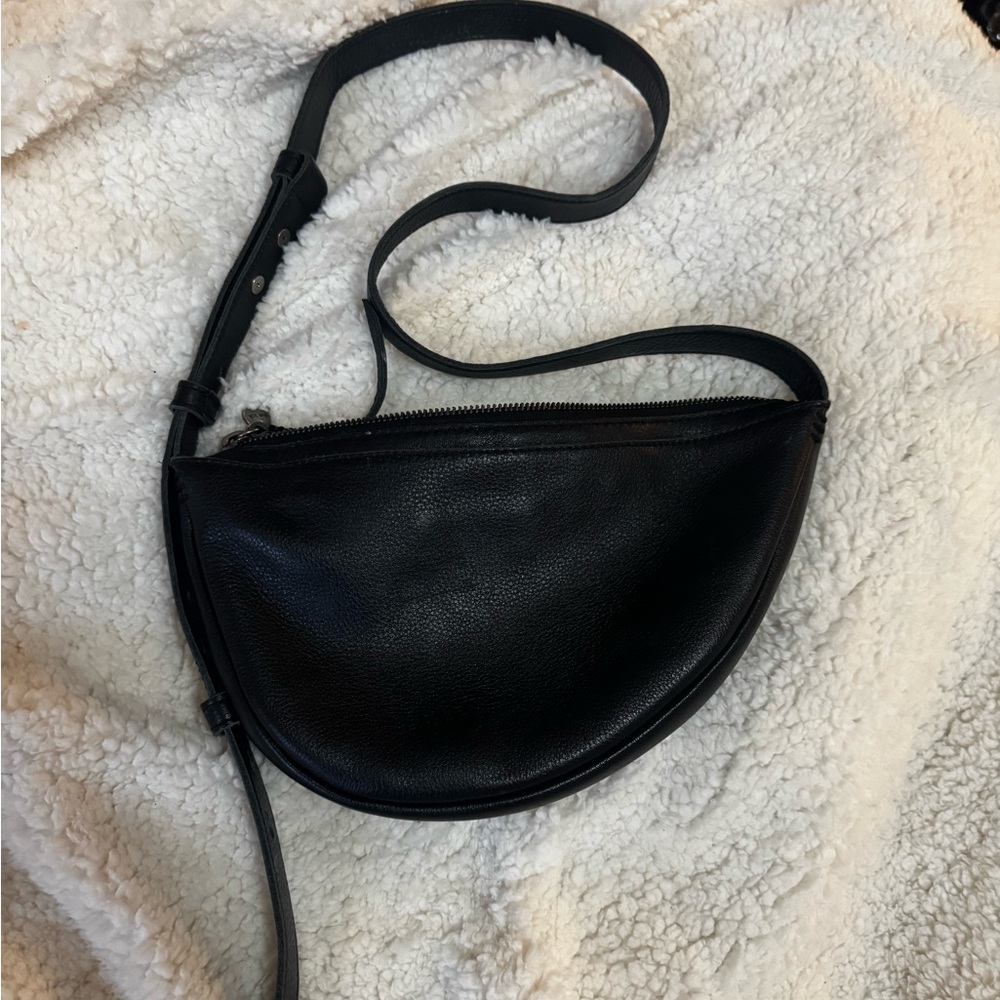 The Sak Black Leather Crescent Crossbody Bag Adjustable Strap